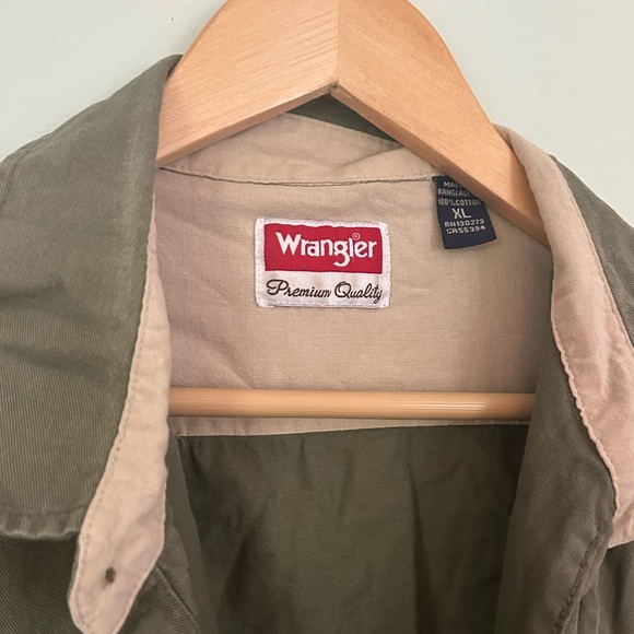 Vintage Wrangler olive work shirt - Picture 2 of 3